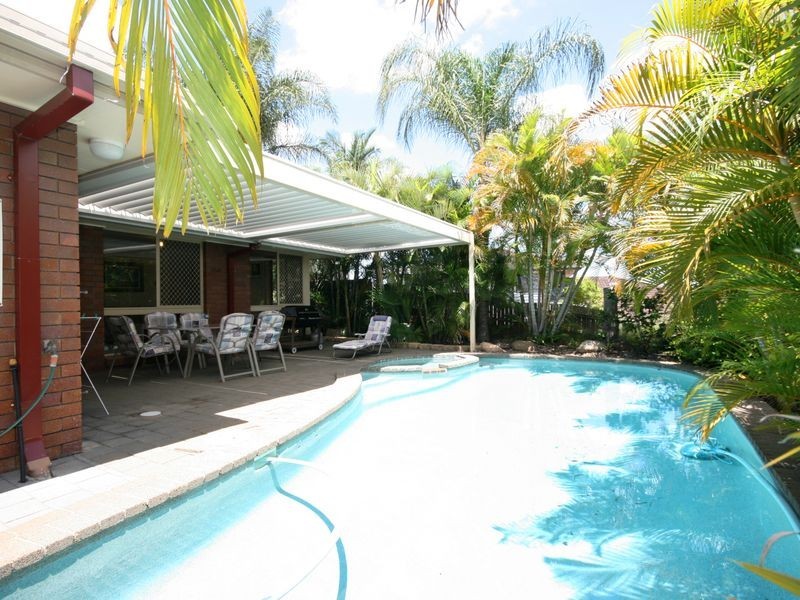 99 Scrub Road, Carindale QLD 4152