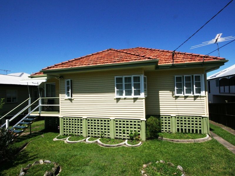 42 Raven Street, Camp Hill QLD 4152