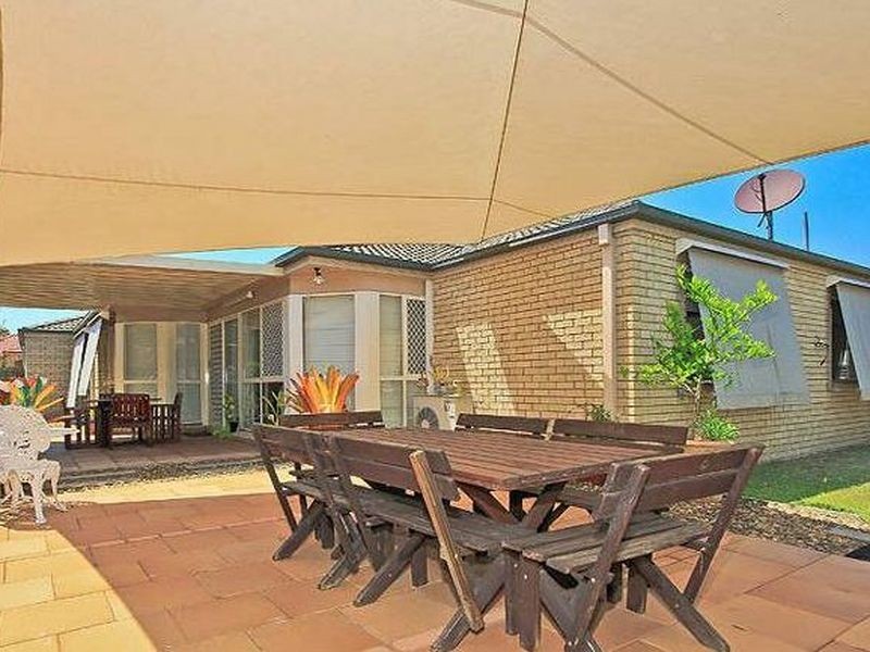 63 Coventry Circuit, Carindale QLD 4152