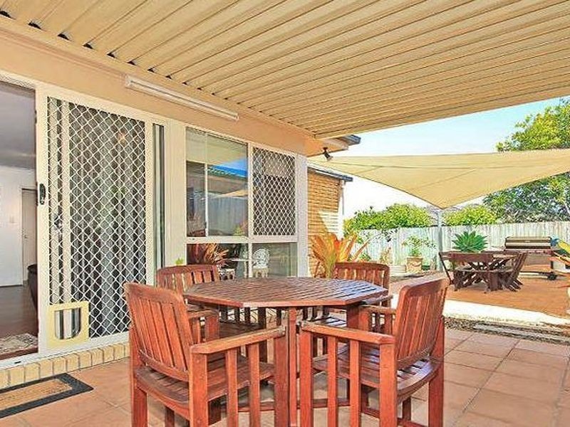 63 Coventry Circuit, Carindale QLD 4152