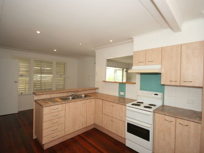 9 Chater Street, Carina QLD 4152