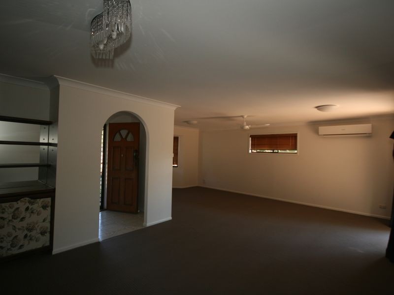 16 Lochleven Street, Carindale QLD 4152