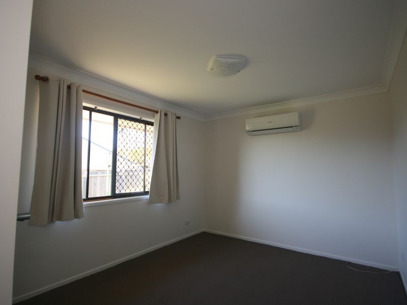 16 Lochleven Street, Carindale QLD 4152