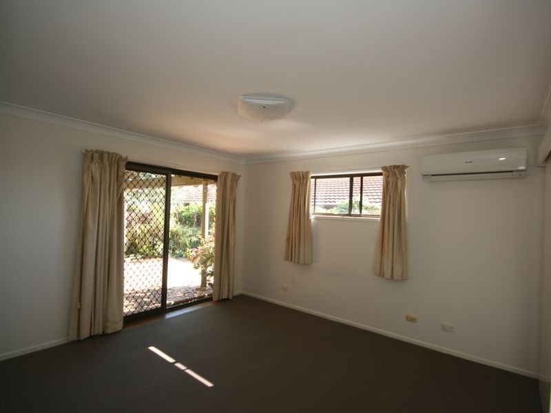 16 Lochleven Street, Carindale QLD 4152