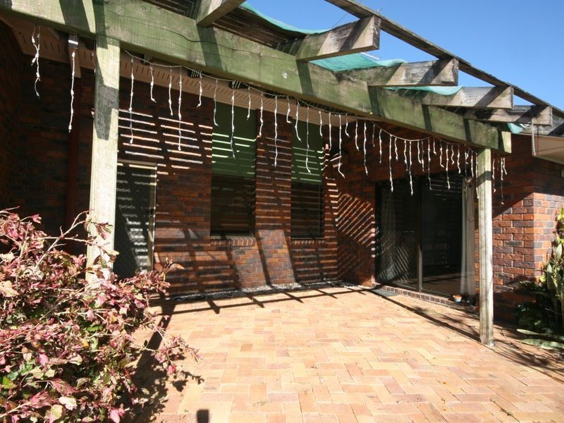 16 Lochleven Street, Carindale QLD 4152