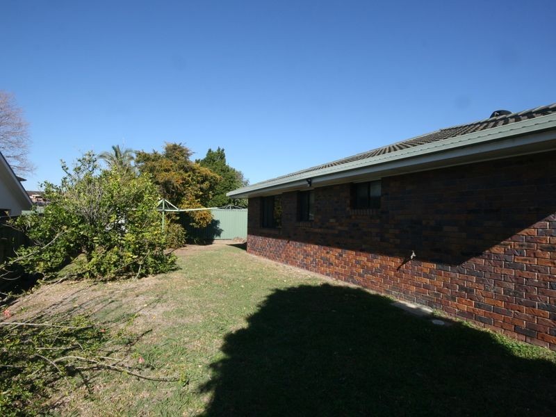 16 Lochleven Street, Carindale QLD 4152