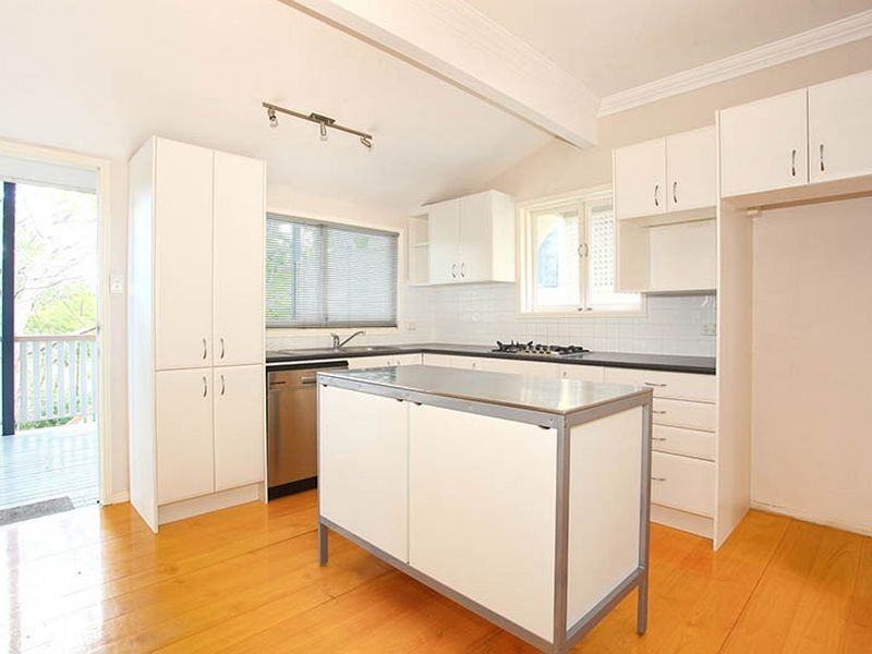 37 Combles Road, Camp Hill QLD 4152