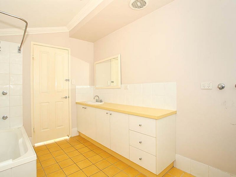 37 Combles Road, Camp Hill QLD 4152