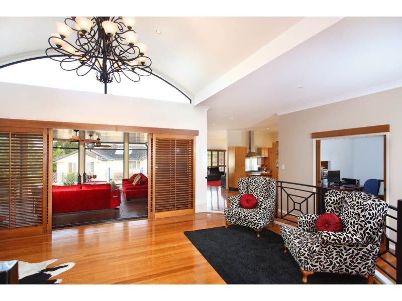 28 St Andrews Crescent, Carindale QLD 4152