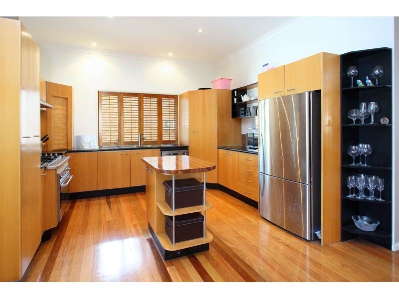 28 St Andrews Crescent, Carindale QLD 4152