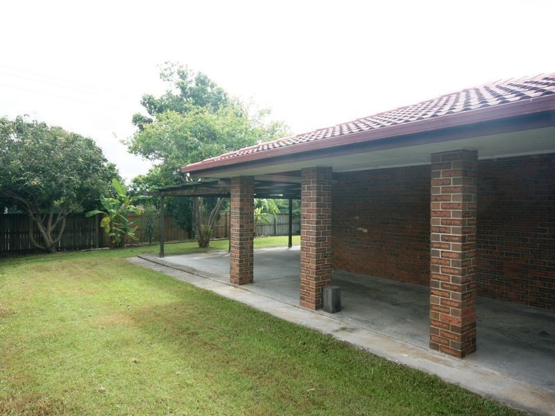 4 Elcho Place, Carindale QLD 4152