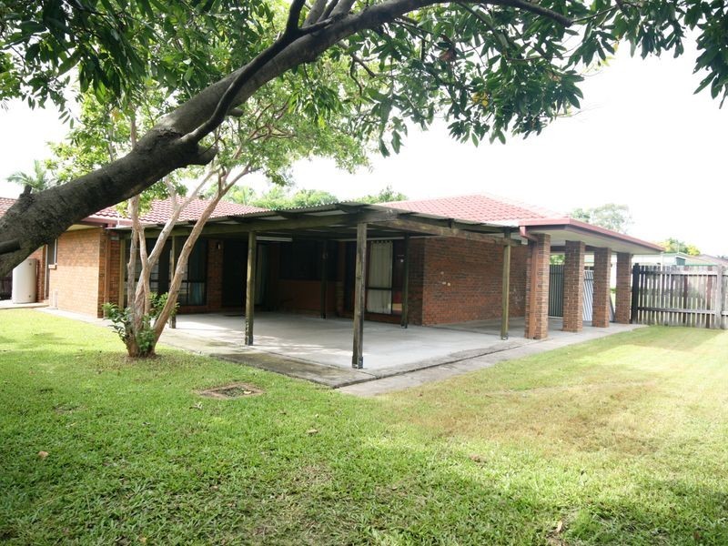 4 Elcho Place, Carindale QLD 4152