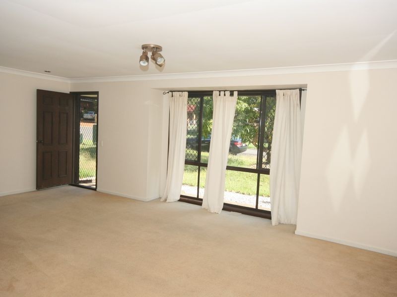 4 Elcho Place, Carindale QLD 4152