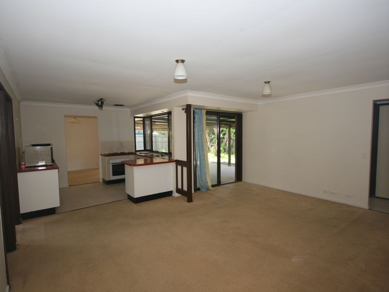 4 Elcho Place, Carindale QLD 4152