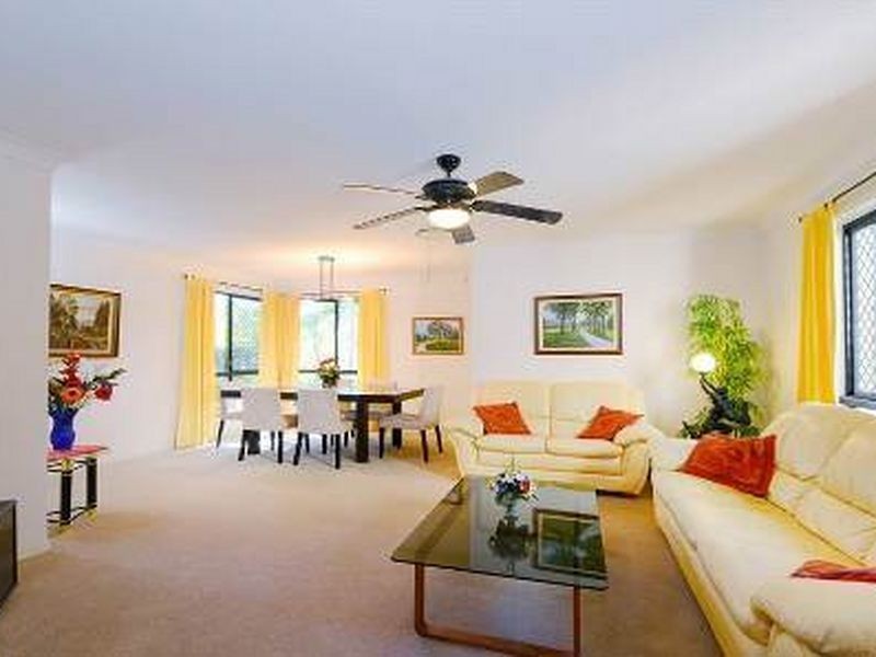 1 Argoon St., Carindale QLD 4152