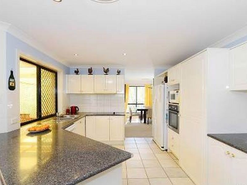 1 Argoon St., Carindale QLD 4152