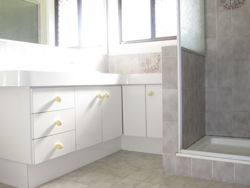 70 Bridgnorth Street, Carindale QLD 4152