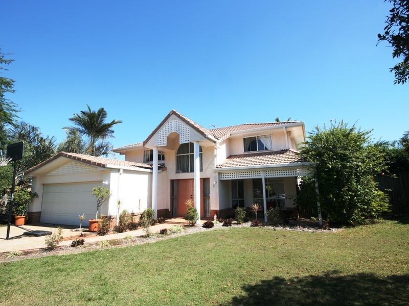 6 Hampshire Close, Carindale QLD 4152