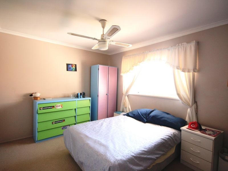 6 Hampshire Close, Carindale QLD 4152
