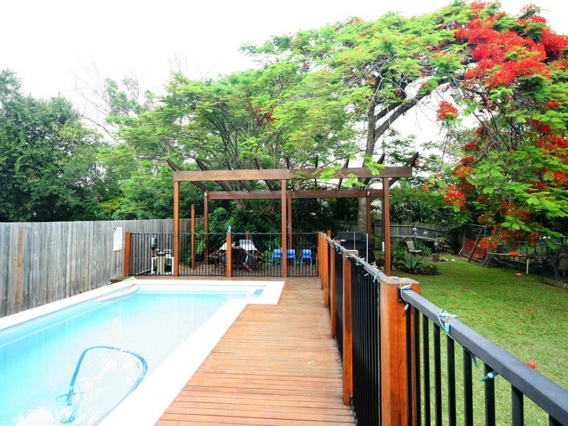 33 Brown Street, Camp Hill QLD 4152