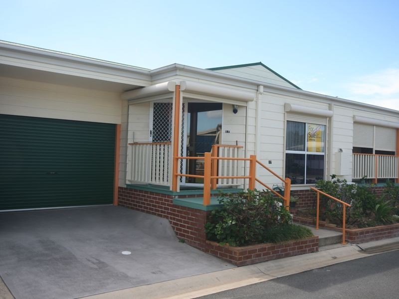 17 Palm Lake Resort, Carindale QLD 4152