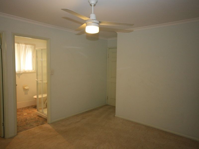 17 Palm Lake Resort, Carindale QLD 4152