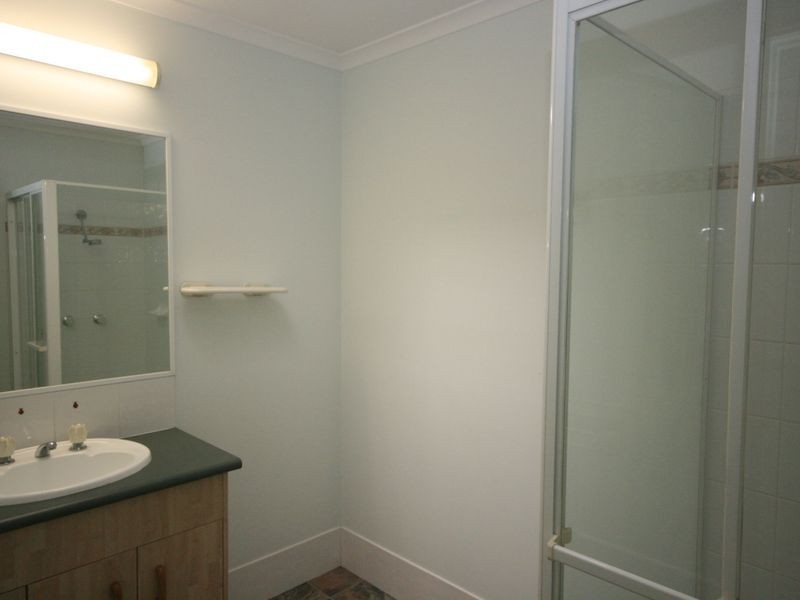 17 Palm Lake Resort, Carindale QLD 4152