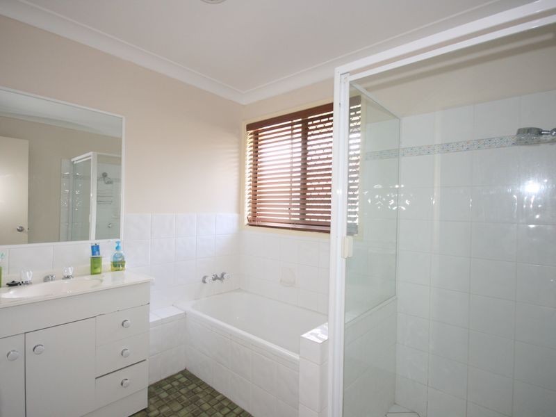 4 Nogoa Street, Carina Heights QLD 4152