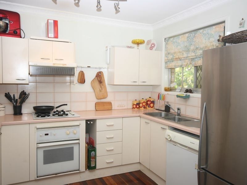 6 Pyrope Street, Camp Hill QLD 4152