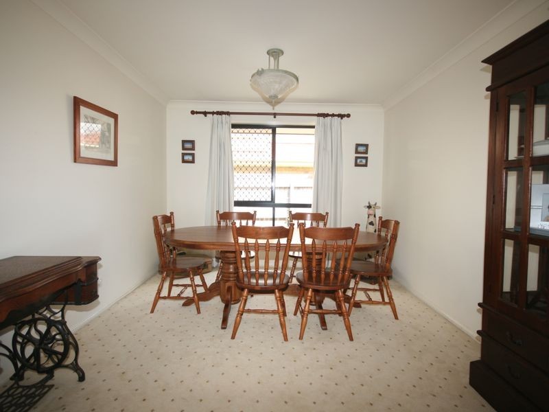 9 Ash Court, Carindale QLD 4152