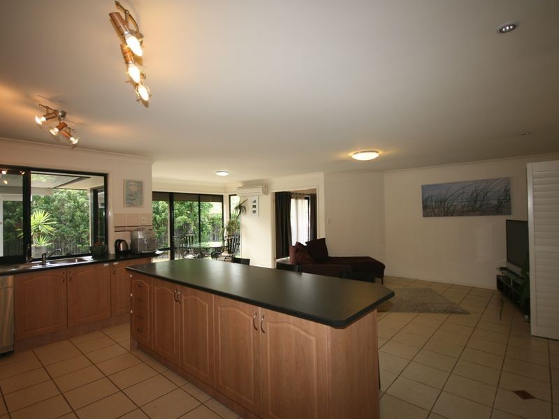 9 Ash Court, Carindale QLD 4152