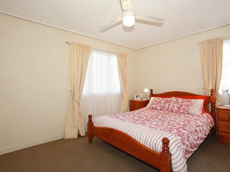 302 Bennetts Rd., Norman Park QLD 4170