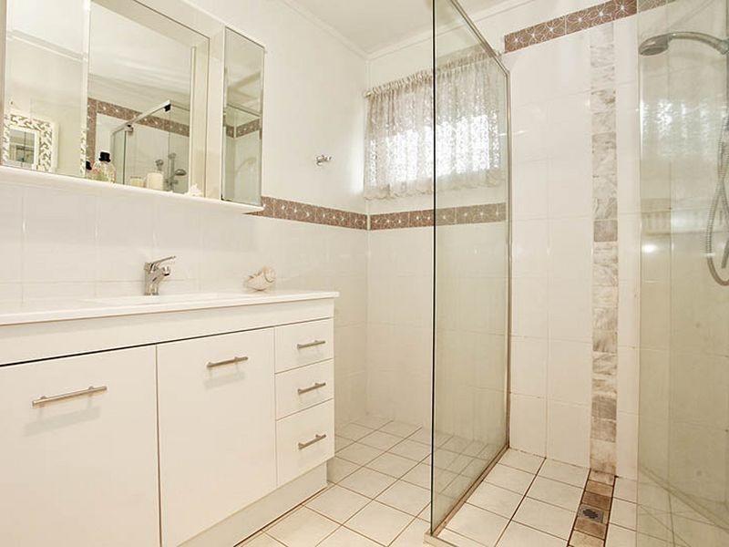 302 Bennetts Rd., Norman Park QLD 4170