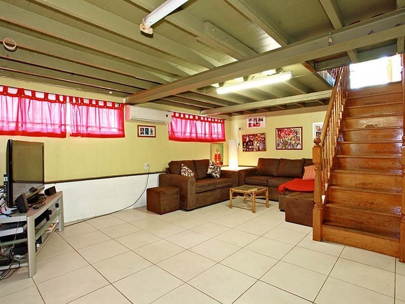302 Bennetts Rd., Norman Park QLD 4170
