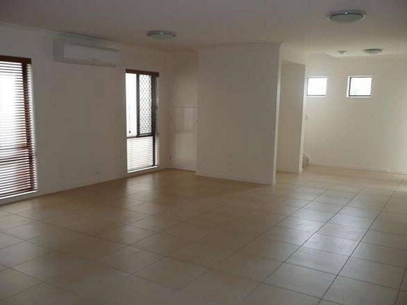 16/1 Celestial Court, Carina QLD 4152