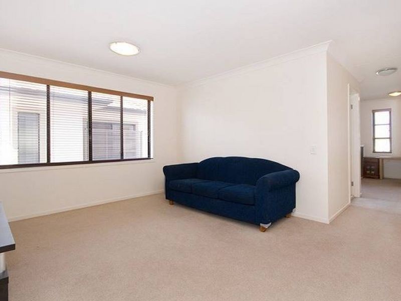 16/1 Celestial Court, Carina QLD 4152