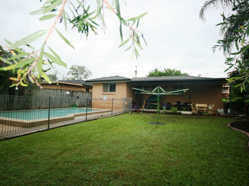 8 Pyrope Street, Camp Hill QLD 4152