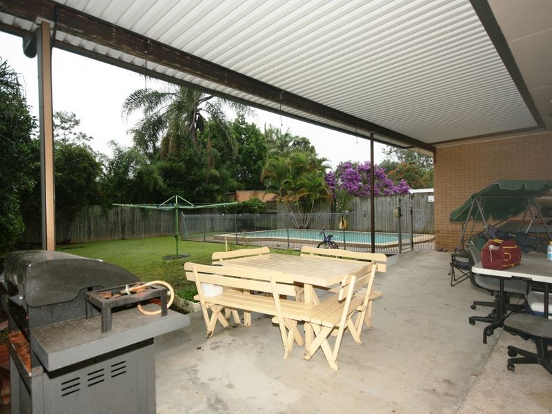 8 Pyrope Street, Camp Hill QLD 4152