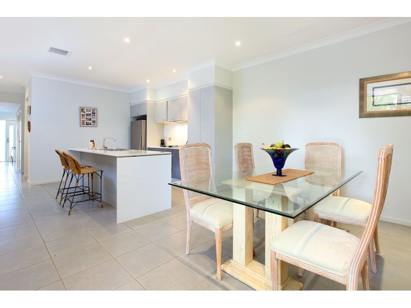 117/16 Surbiton Court, Carindale QLD 4152