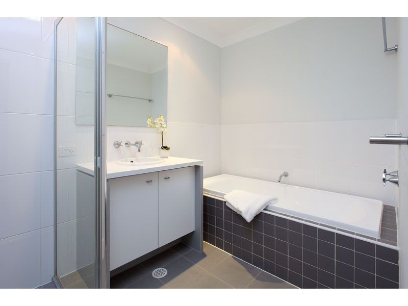 117/16 Surbiton Court, Carindale QLD 4152