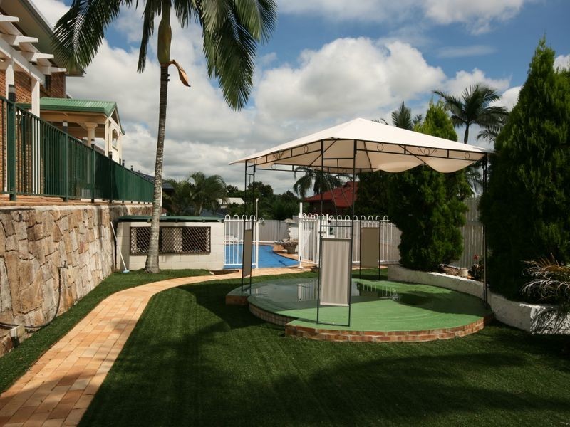 30 Eromanga Street, Carindale QLD 4152