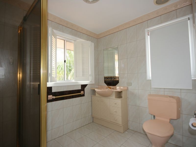 30 Eromanga Street, Carindale QLD 4152