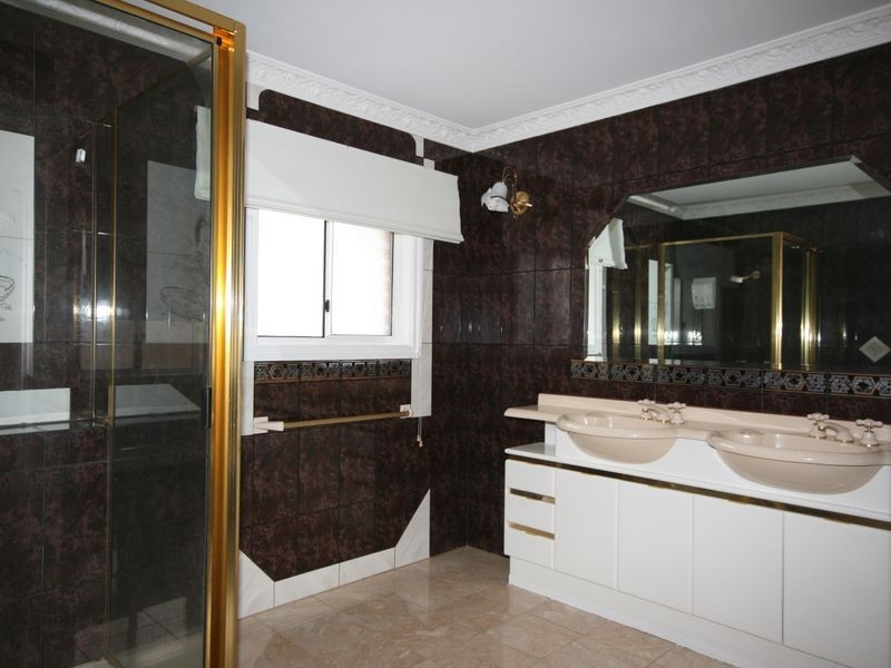 30 Eromanga Street, Carindale QLD 4152