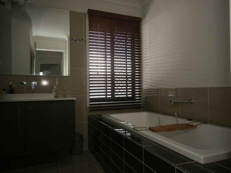 52 Obrist Place, Rochedale QLD 4123