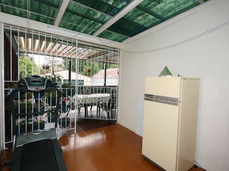 34 Eleanor Street, Carina QLD 4152