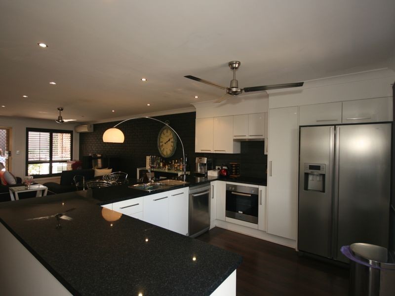 2/42 Booligal Street, Carina QLD 4152