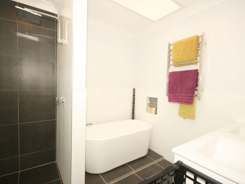 2/42 Booligal Street, Carina QLD 4152