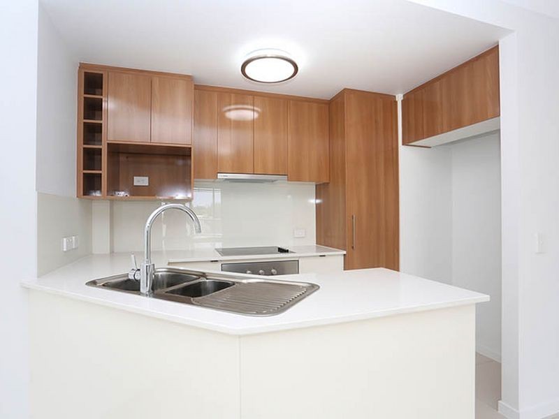 3/143 Cavendish Rd., Coorparoo QLD 4151