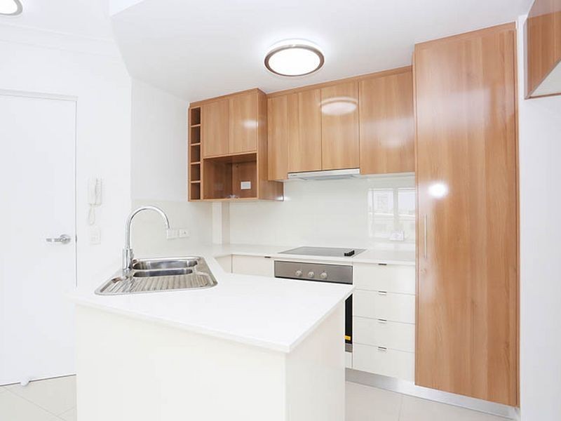 3/143 Cavendish Rd., Coorparoo QLD 4151