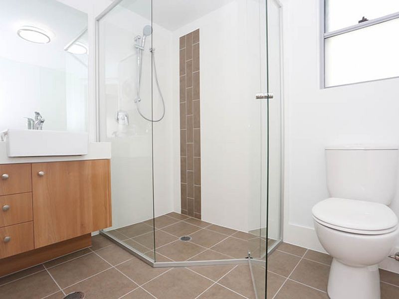 3/143 Cavendish Rd., Coorparoo QLD 4151